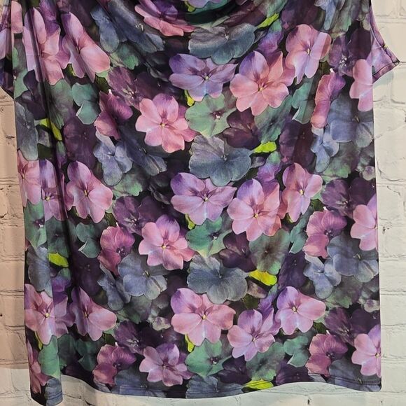 Roz & Ali Floral Plus Size 2x Top - Picture 3 of 9